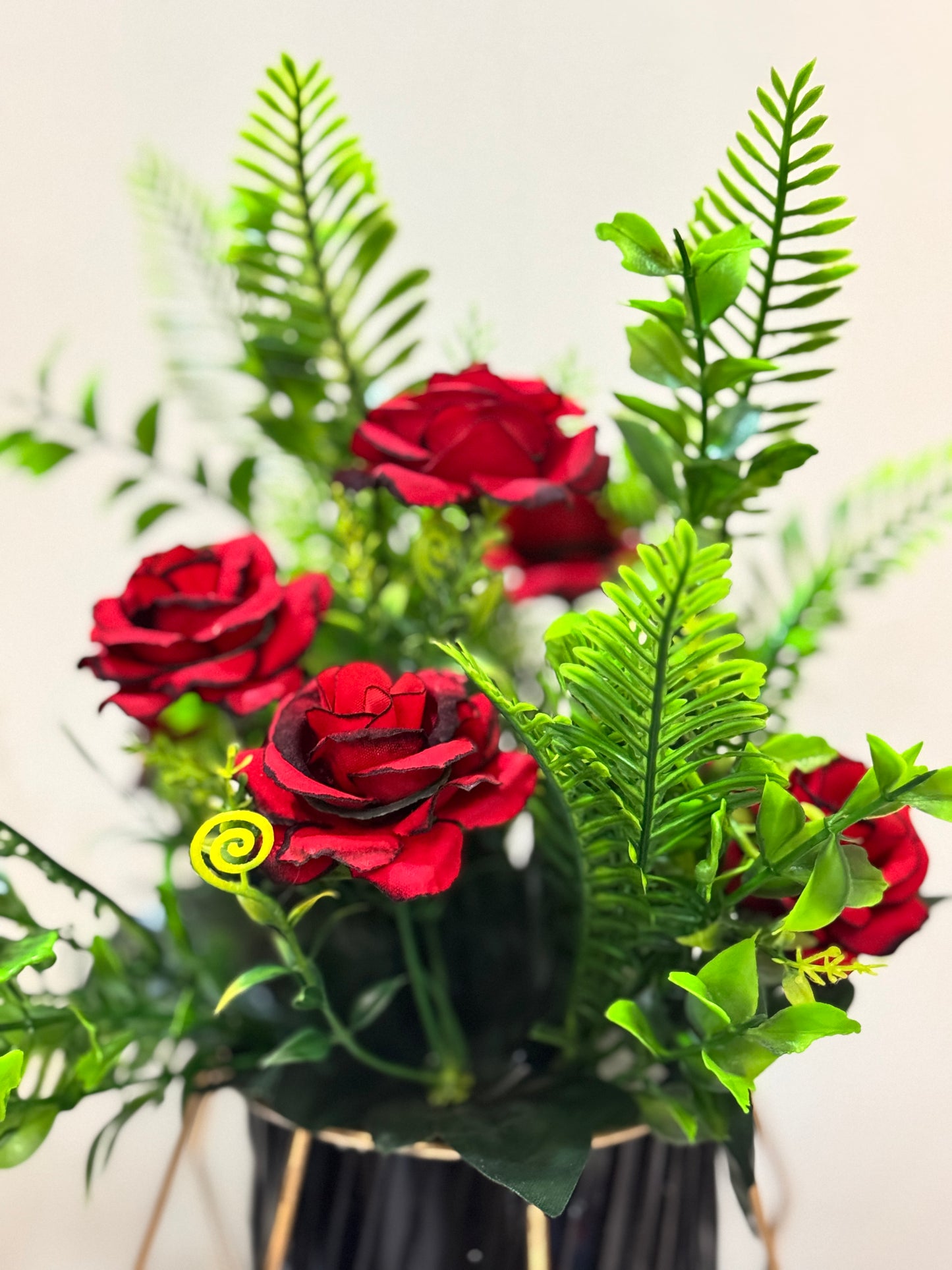 Metal pot with flowers PD-291