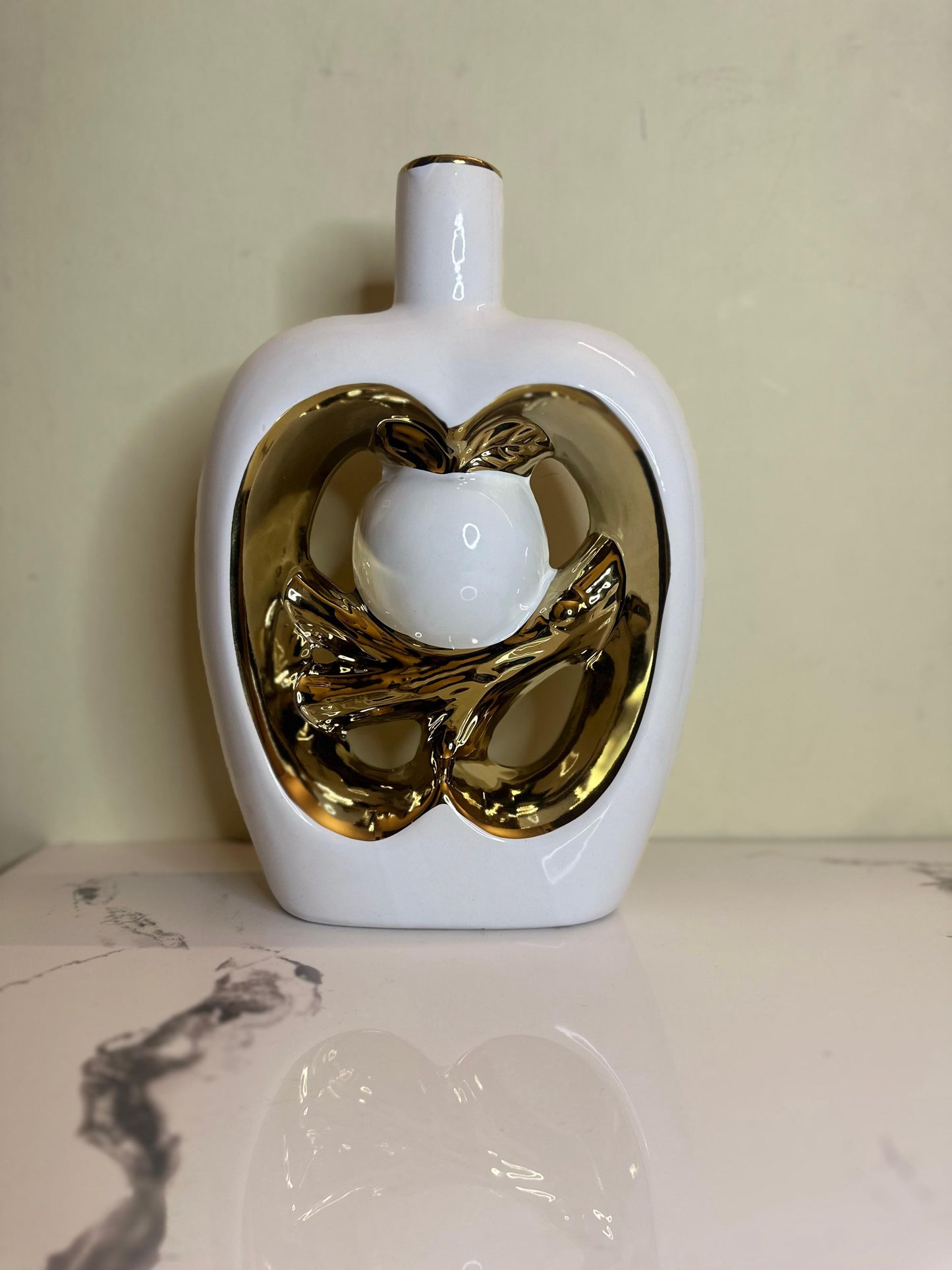 Ceramic Vase With Golden Accents TA-252