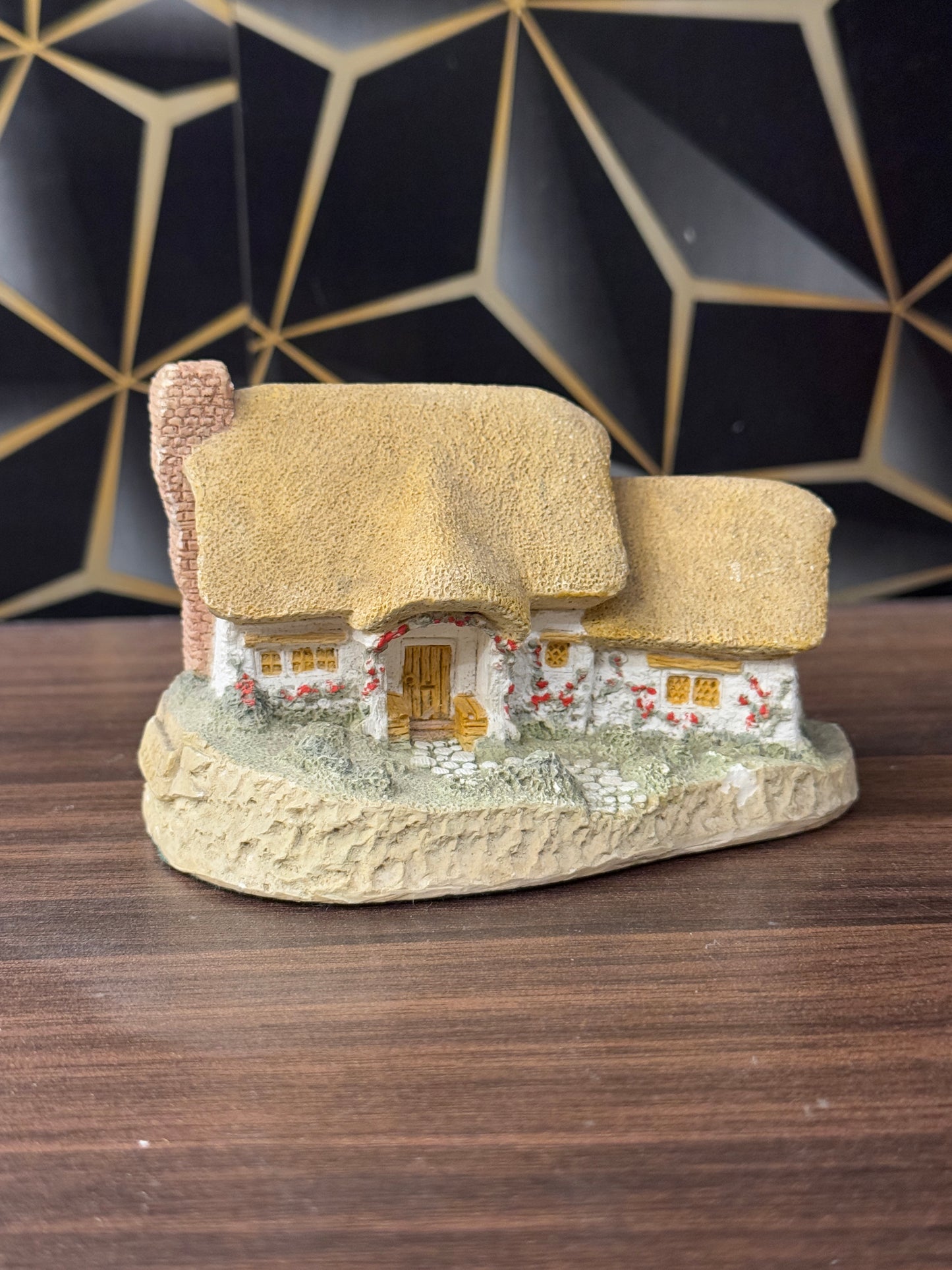 Ceramic House Decor Piece TA-259