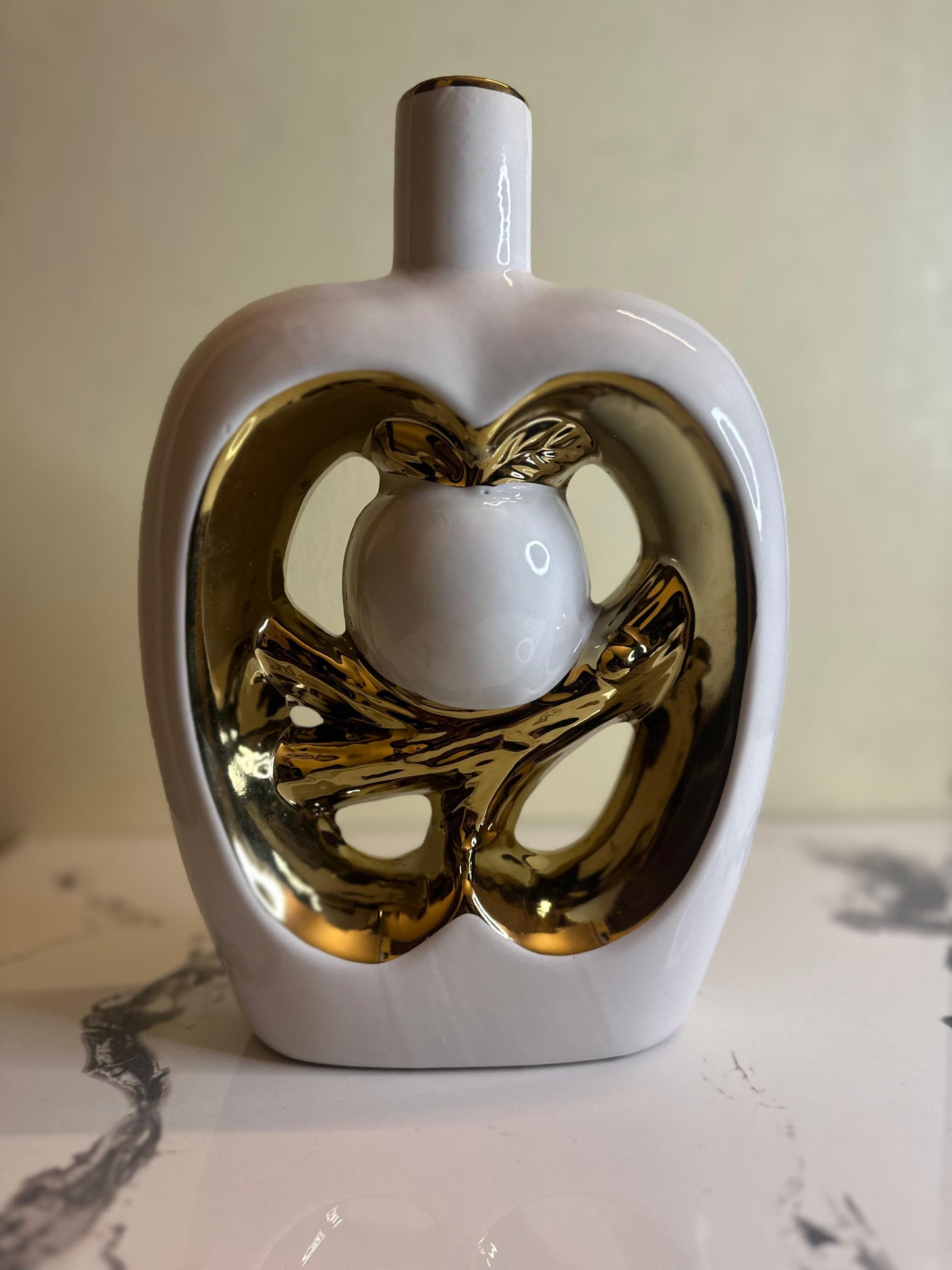 Ceramic Vase With Golden Accents TA-252
