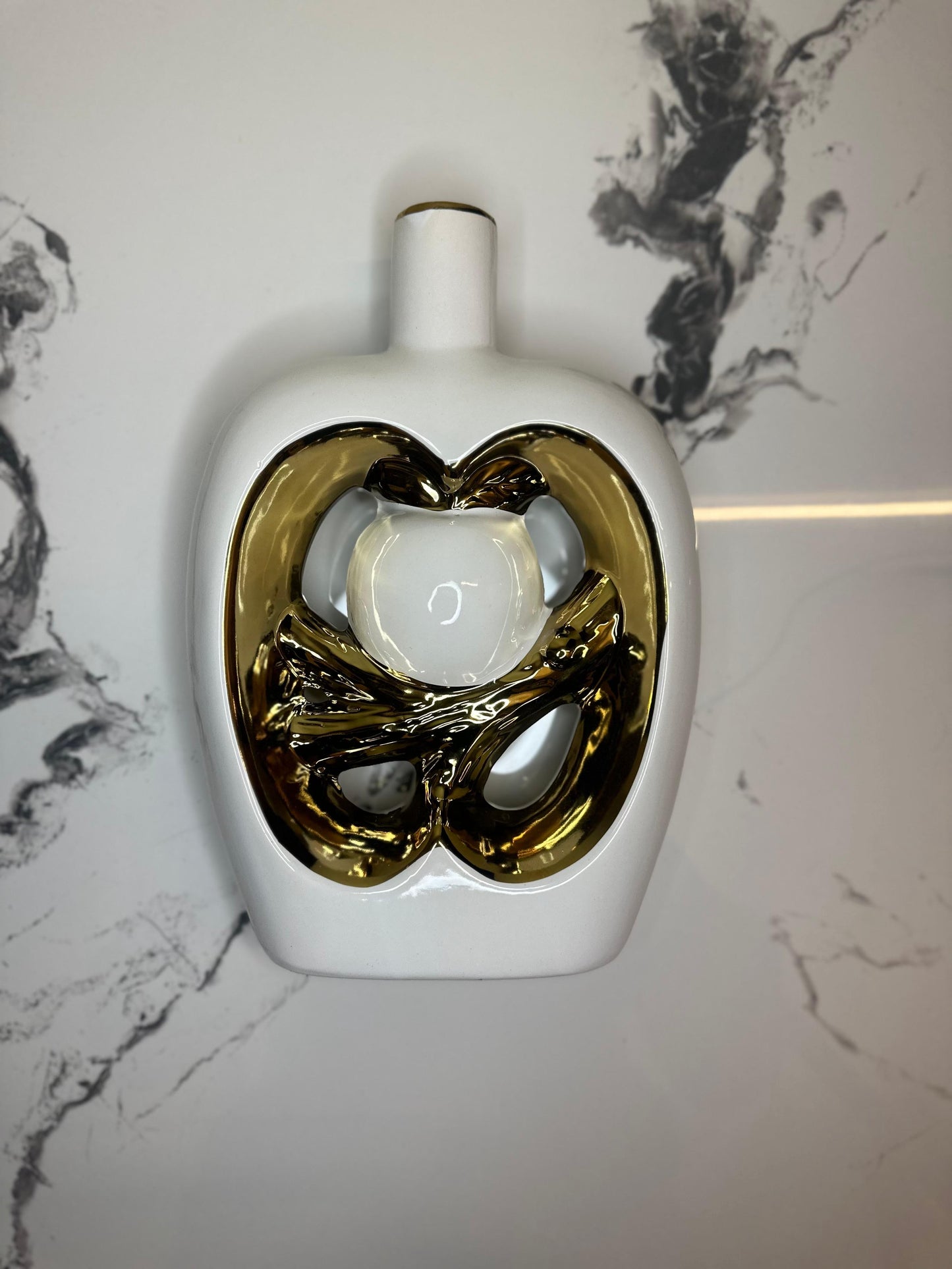Ceramic Vase With Golden Accents TA-252