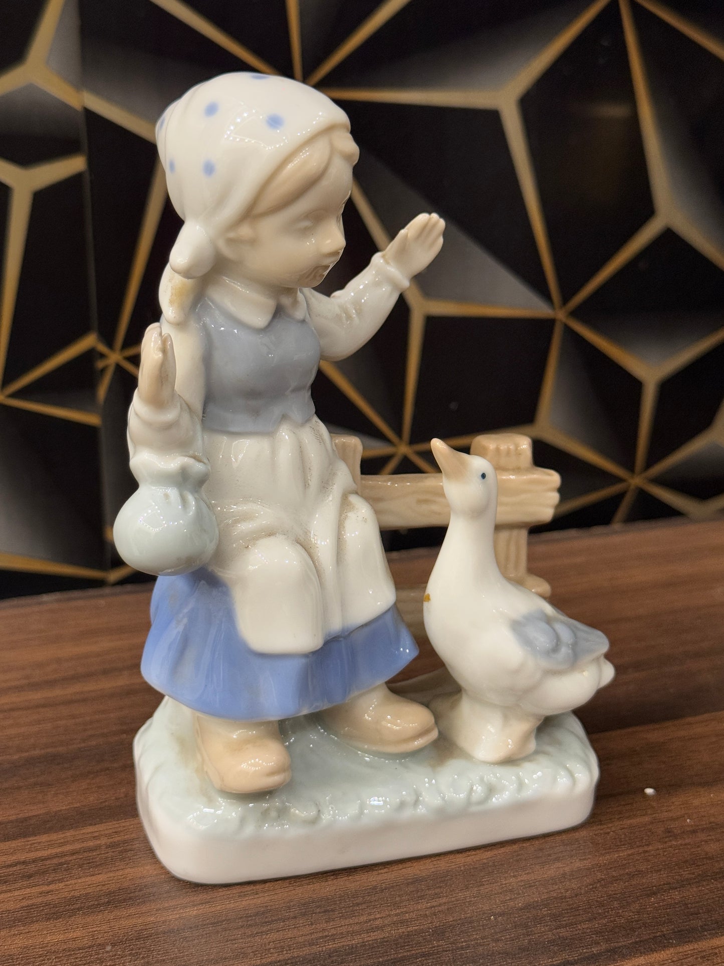 Ceramic Unique Decor Piece TA-261