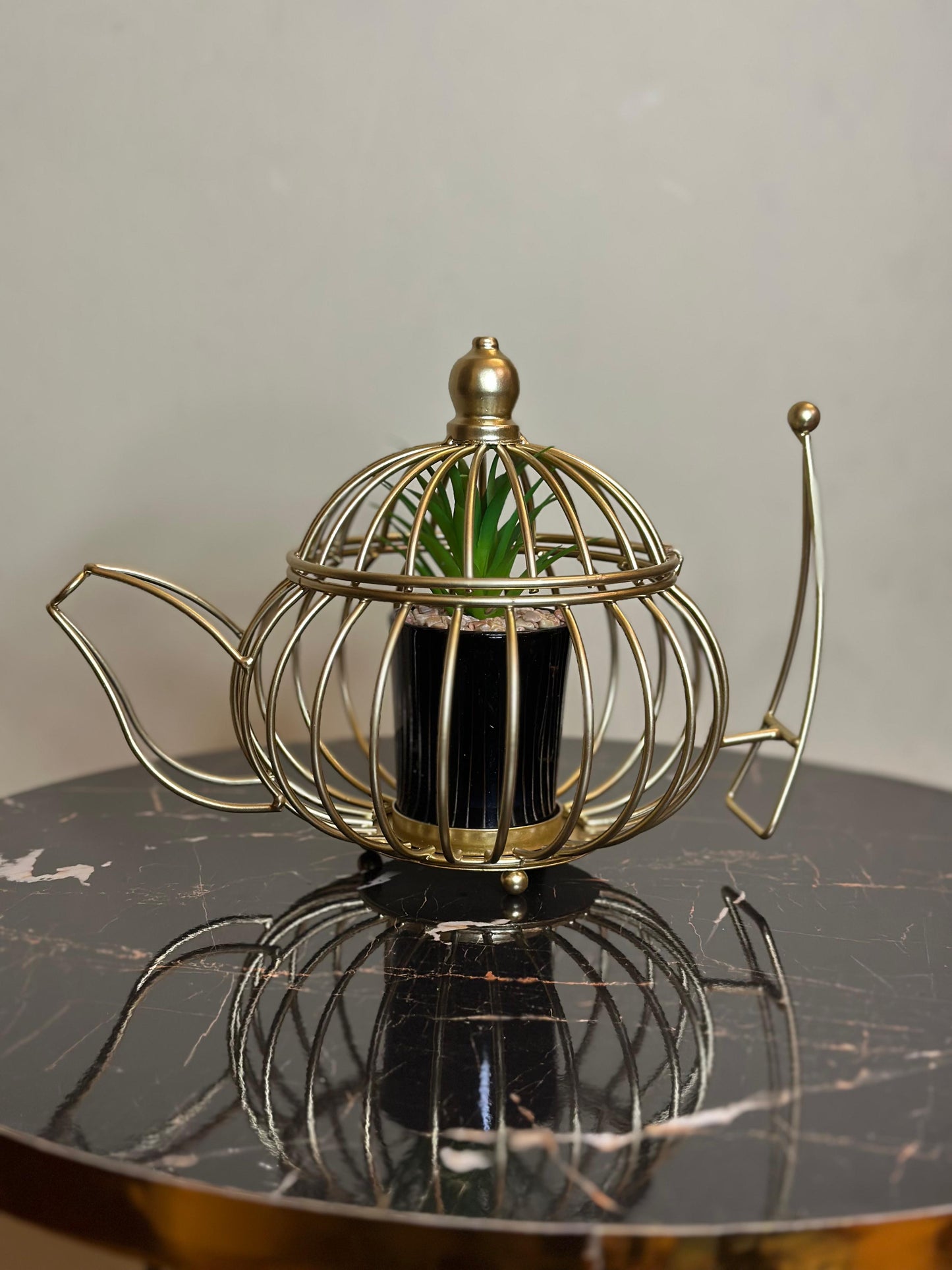 Metallic Golden Planter Kettle TA-162