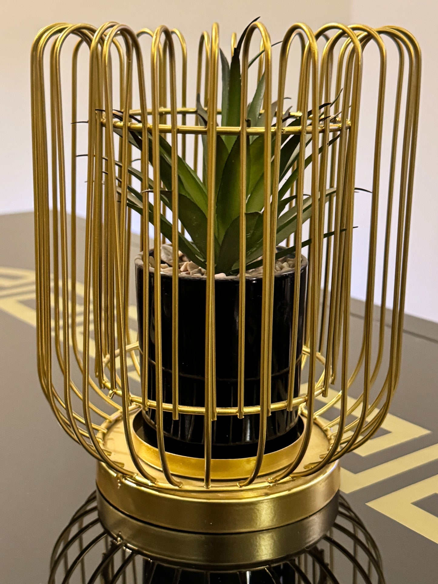 Metallic Golden Stand With Planter TA-103